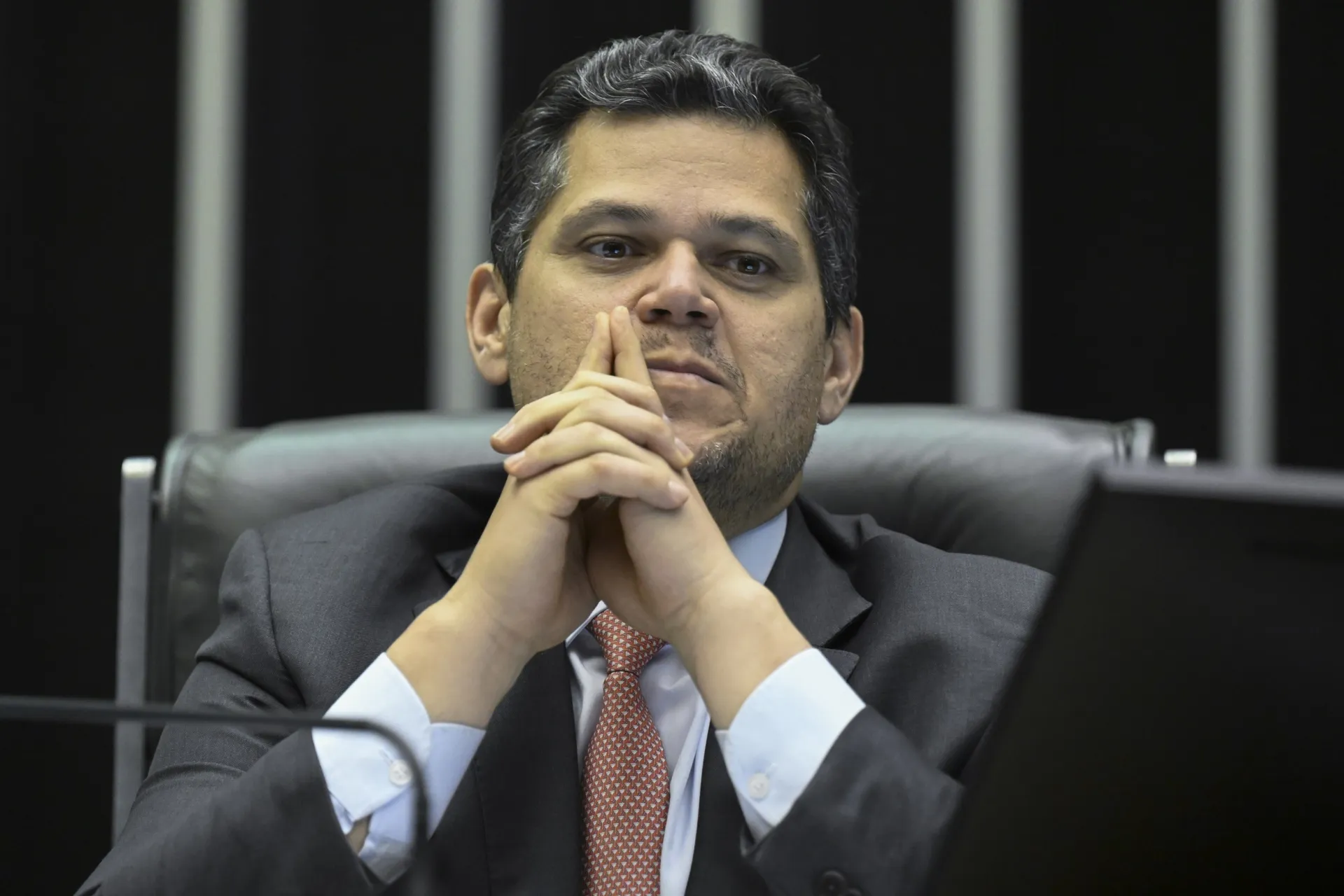 Alcolumbre vai promulgar fim da escala 6x1 nesta sexta