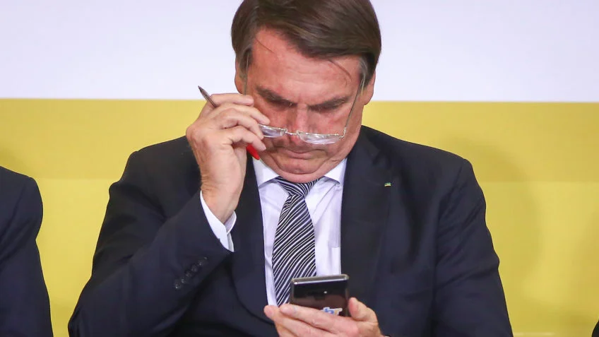 Bolsonaro pede ao TSE anulação de votos em parte das urnas nas eleições de 2022