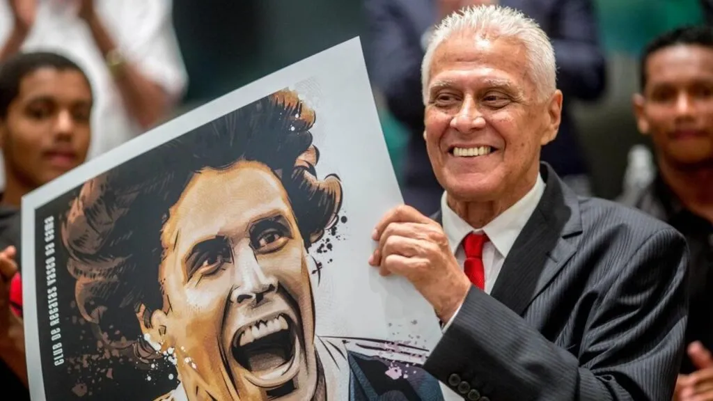 Velório de Roberto Dinamite será realizado em São Januário nesta segunda
