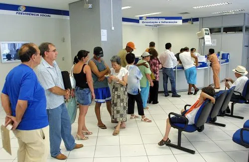 Podcast: MP cria programa para reduzir filas no INSS