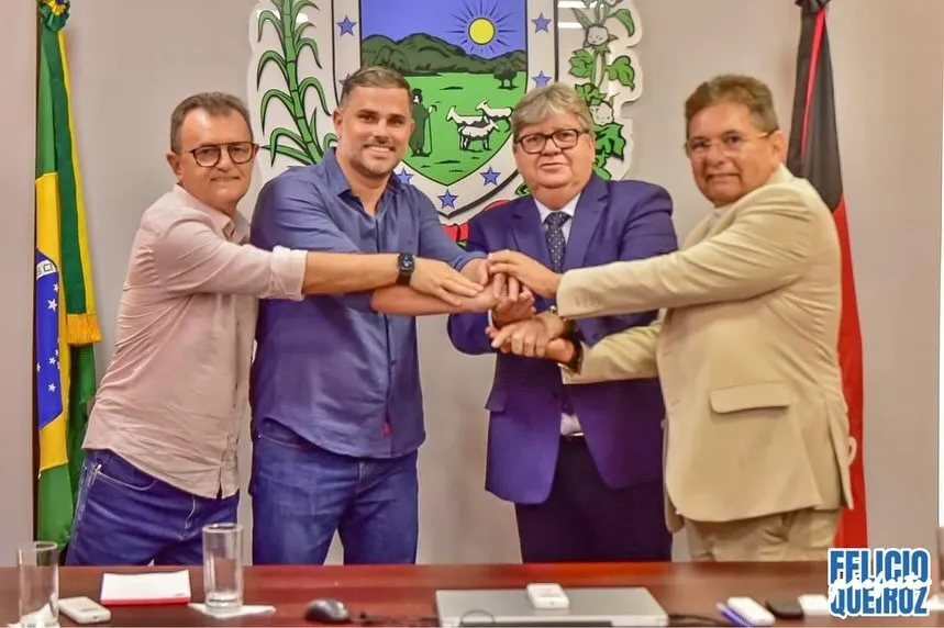 Prefeito Felício Queiroz e governador João Azevedo assinam ordem de serviço para a construção da pavimentação da rodovia PB-210, que liga São José dos Cordeiros à Taperoá
