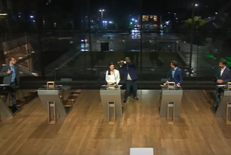 Imagens inéditas mostram Datena arremessando cadeira em Marçal e empresário sentindo dor na costela: assista!