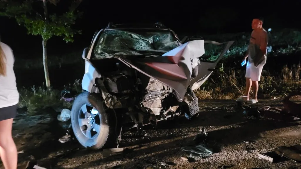 Acidente entre carros deixa um morto na BR-412