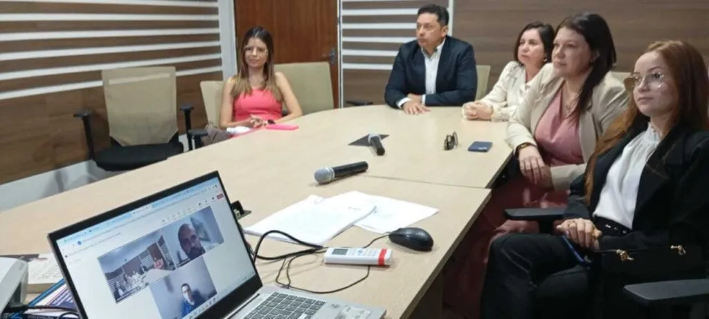 Éden participa de reunião para aprovação do curso de veterinária pela UNICIR em Sumé
