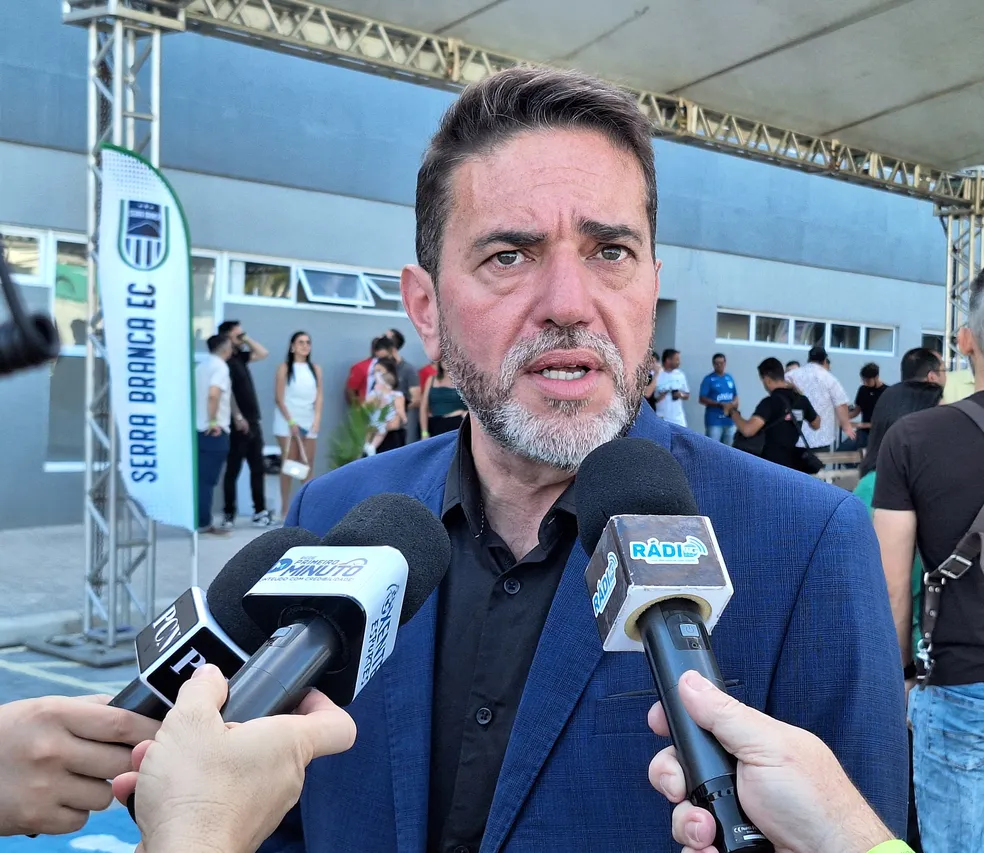 Prefeito eleito de Serra Branca anuncia equipe de transição