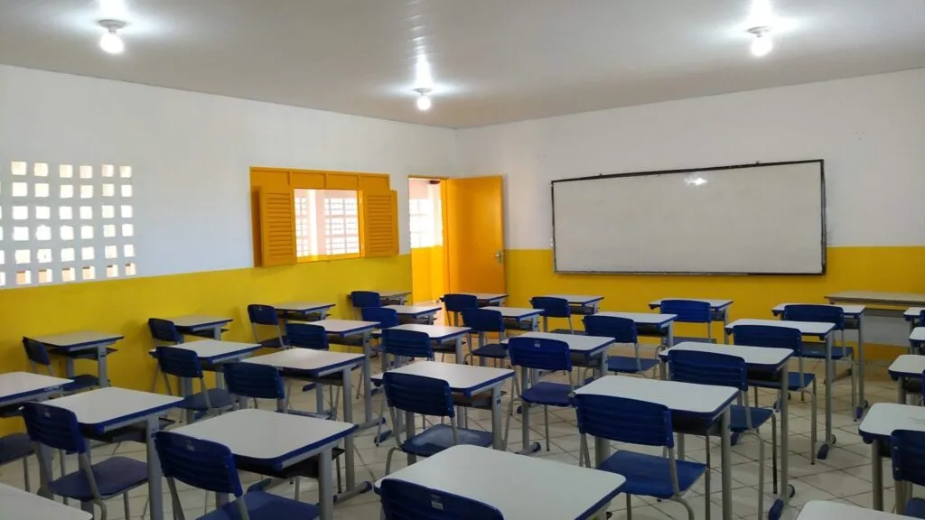Reajuste da mensalidade escolar deve subir até 10%, o dobro da inflação prevista para 2024