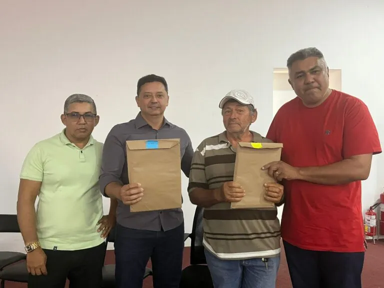Cisco entrega certificados de registro genealógico em Sumé