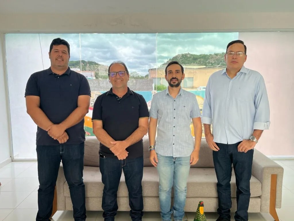 Genivaldo Tembório, prefeito de Prata e presidente do CISCO, participa de Curso de Responsabilidade Técnica realizado pelo CRMV-PB e Cisco Agro
