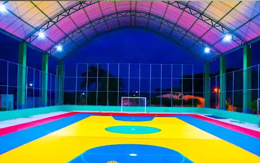 Prefeito da Prata inaugura cobertura de quadra poliesportiva e entrega van 0km