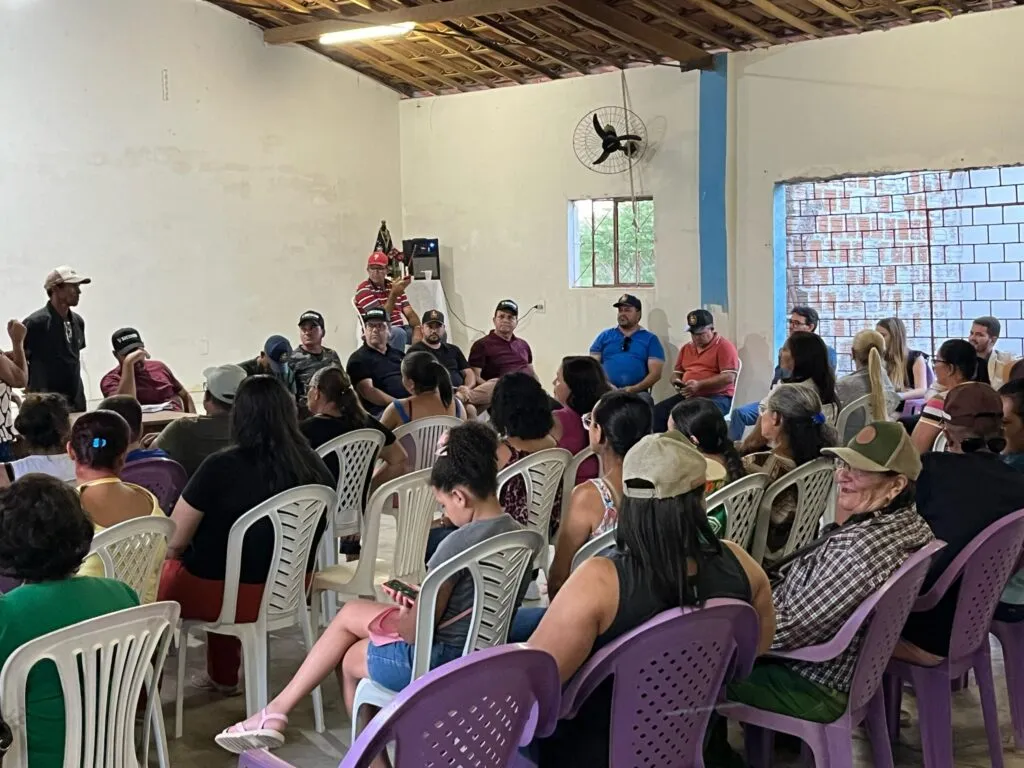 Vereadores de Sumé participam de reunião na Associação de Terra Vermelha e ouvem demandas da comunidade rural