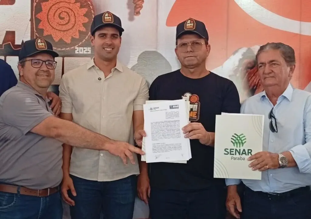Jeffeson Menezes comemora aprovação do subsídio para produtores de leite de cabra e transformação de cargos na Saúde em Sumé