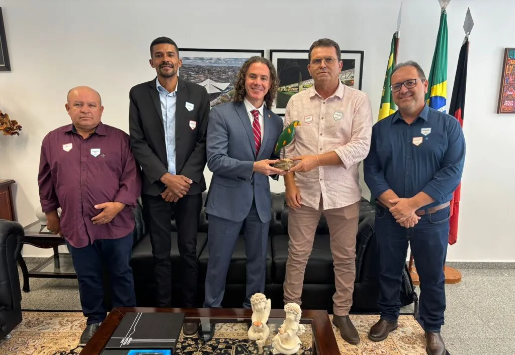 Em mais uma articulação, Manezinho consegue recursos de mais de R$ 3 milhões com senador Veneziano