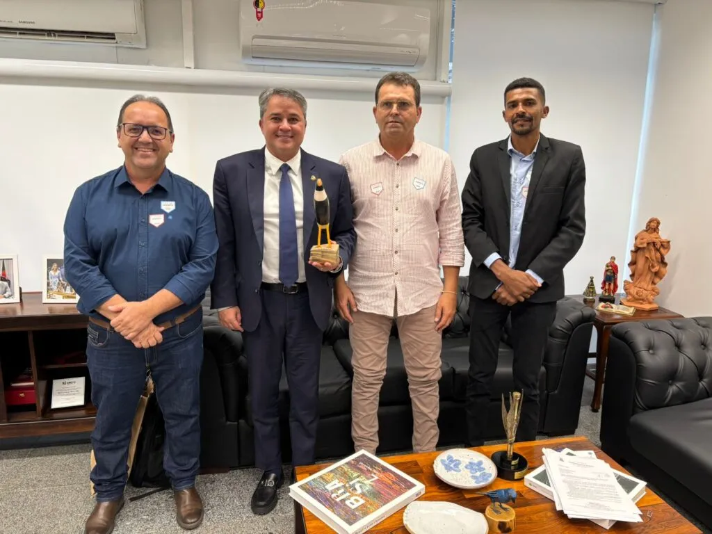 Prefeito Manezinho garante recursos para Sumé com senador Efraim Filho na ordem de mais de R$ 7 milhões