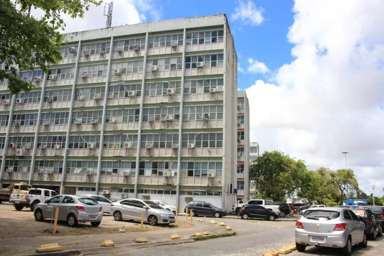 Repartições públicas estaduais terão ponto facultativo nos dias 19, 20, 23 e 24 de junho