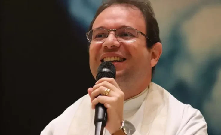 Padre Fabrício é atração desta quarta-feira no São João de Sumé
