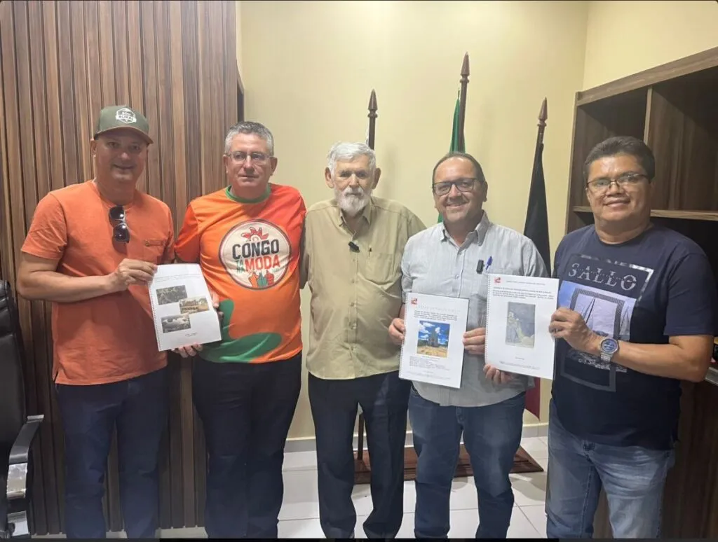 Prefeito Manezinho Lourenço e vereador Jeffeson Menezes garantem nova ambulância do SAMU para Sumé com apoio do deputado Luiz Couto