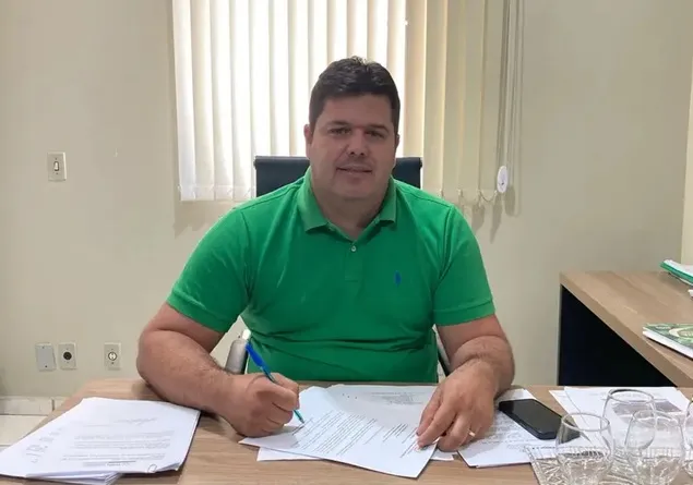 Prefeito de Prata descarta tensão política e diz que foco na gestão