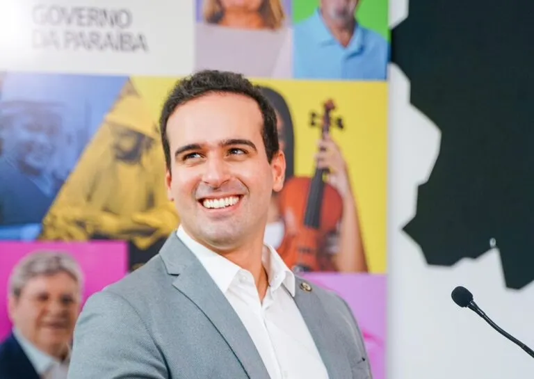 Lucas Ribeiro garante apoio para reeleição de Lula em 2026 e se coloca como “plano A” na disputa pelo Governo
