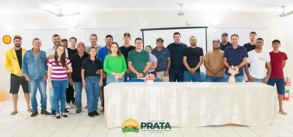 PRATA: Prefeito Genivaldo se reúne com produtores e define premiação do Torneio Leiteiro Municipal