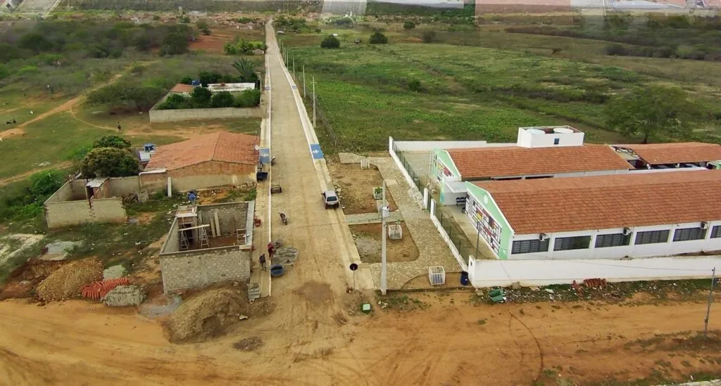 Prefeito de Amparo, Tarcío Gabriel, anuncia conclusão de pavimentação e novas obras para o município
