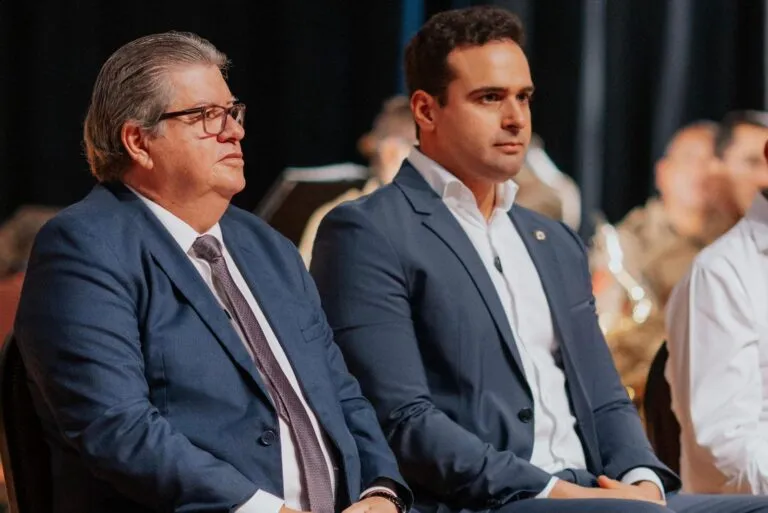João Azevêdo anuncia licença e Lucas Ribeiro assume Governo da Paraíba na próxima semana