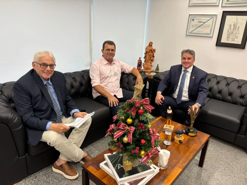 Com senador Efraim, prefeito Manezinho garante novas emendas para fortalecer investimentos no município de Sumé