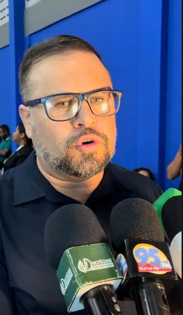 Prefeito de Camalaú, Bira Mariano, defende perenização do Rio do Espinho e ajuste territorial na Sessão Itinerante da ALPB no Cariri
