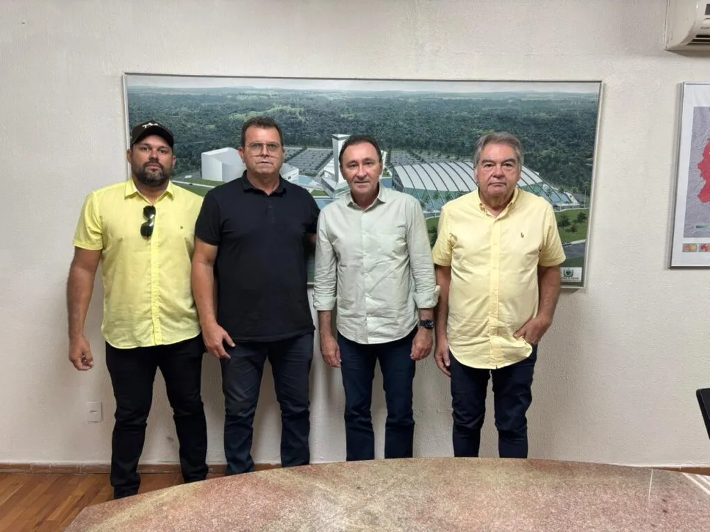 Prefeito Manezinho busca projetos de dessalinização e infraestrutura para comunidades rurais de Sumé