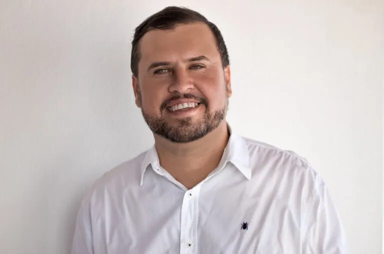 Prefeito Bira Mariano anuncia adequação ao salário mínimo e reajuste para ACS e ACE em Camalaú