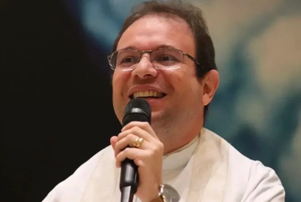 Padre Fabrício decide ficar fora da disputa eleitoral de 2026
