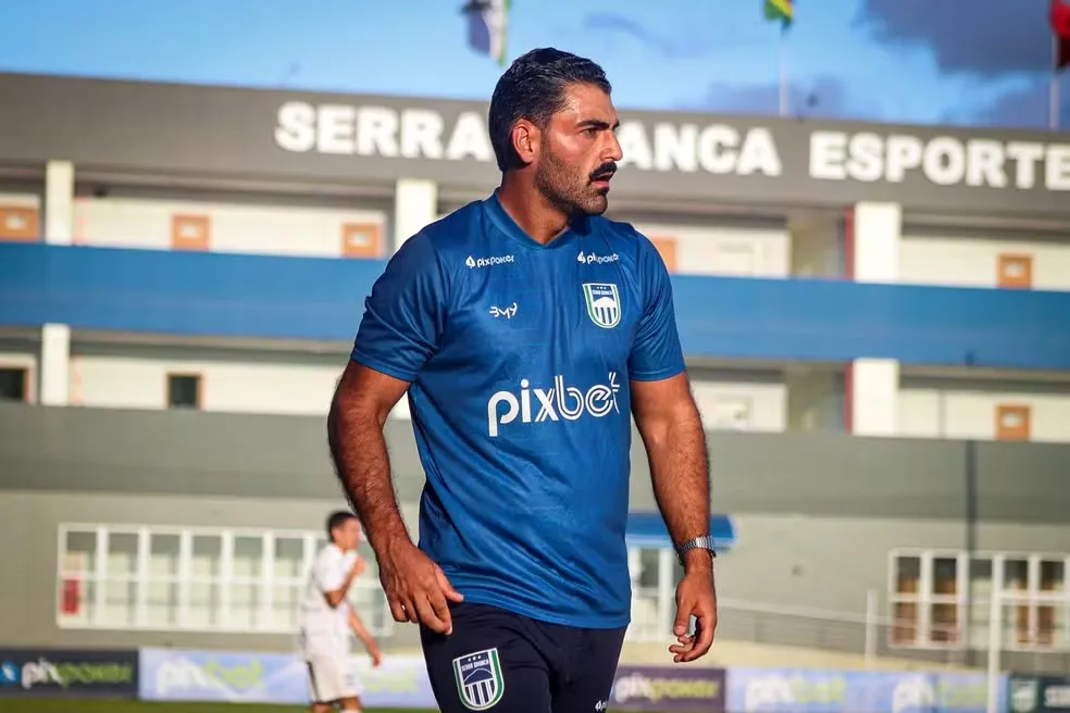 Serra Branca SAF anuncia saída do técnico Roberto Maschio dois dias antes da estreia na Copa do Brasil