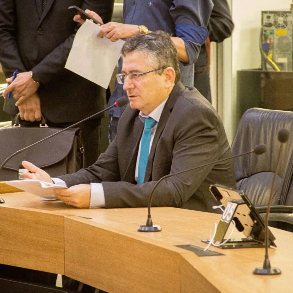 Dr. Romualdo vai à Justiça contra taxa abusiva cobrada dos alternativos pelo Governo da Paraíba