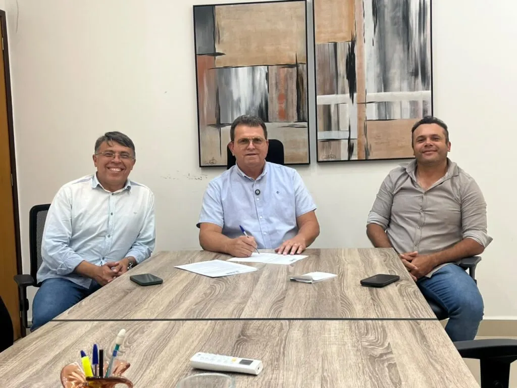 Prefeito Manezinho dá ordem de serviço para construção de Escola no valor de R$ 10 milhões em Sumé